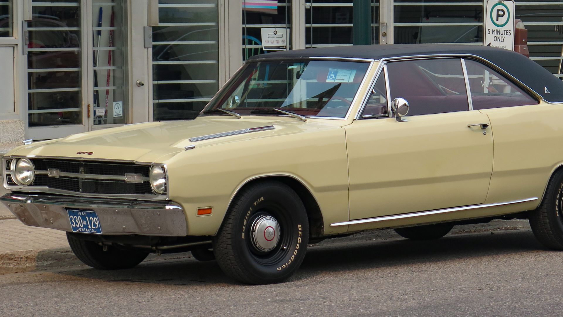 File:1969 Dodge Dart GTS Hardtop in Cream, Front Left, 06-03-2023.jpg
