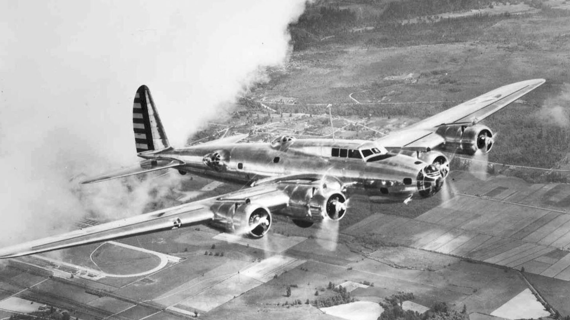File:Boeing Y1B-17 in flight.jpg