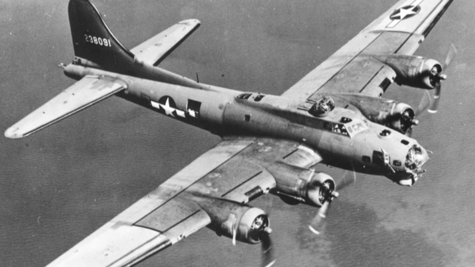 File:B-17 on bomb run.jpg