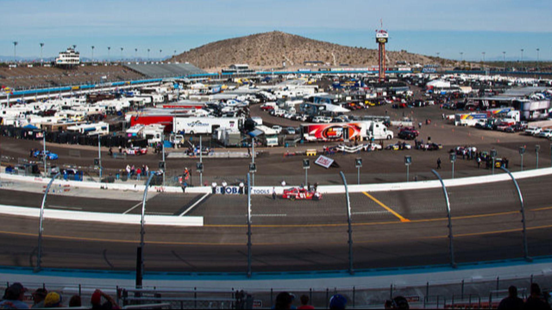 File:Phoenix International Raceway, November 2011.jpg