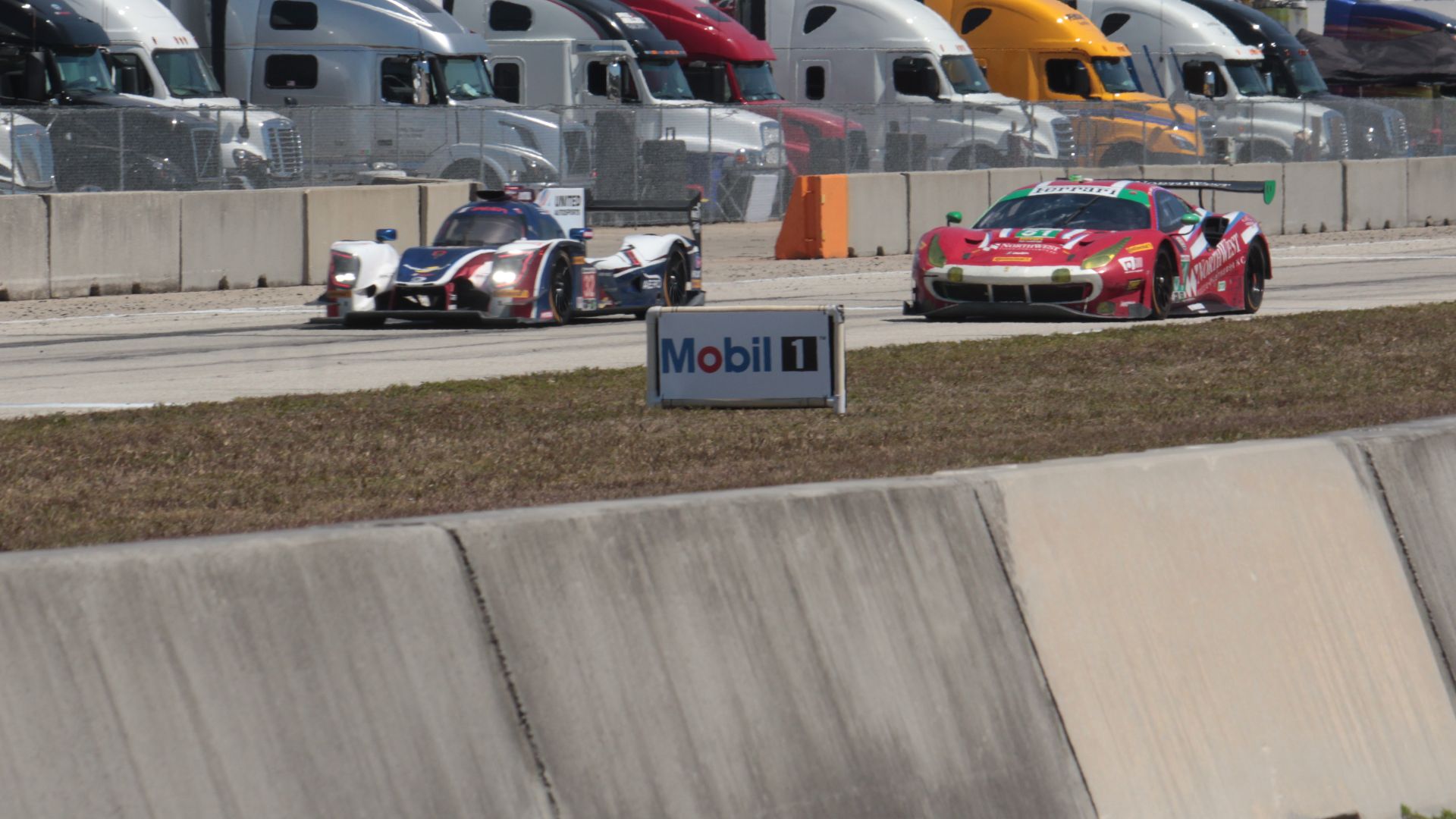File:2018 12 Hours of Sebring, Race Impression (2).jpg