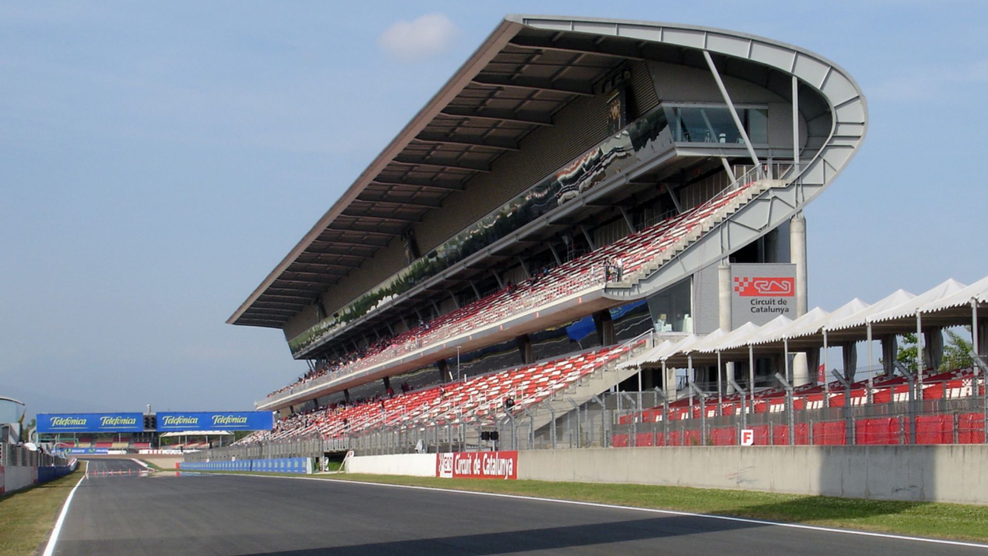 File:F1 Circuit de Catalunya - Tribuna.jpg