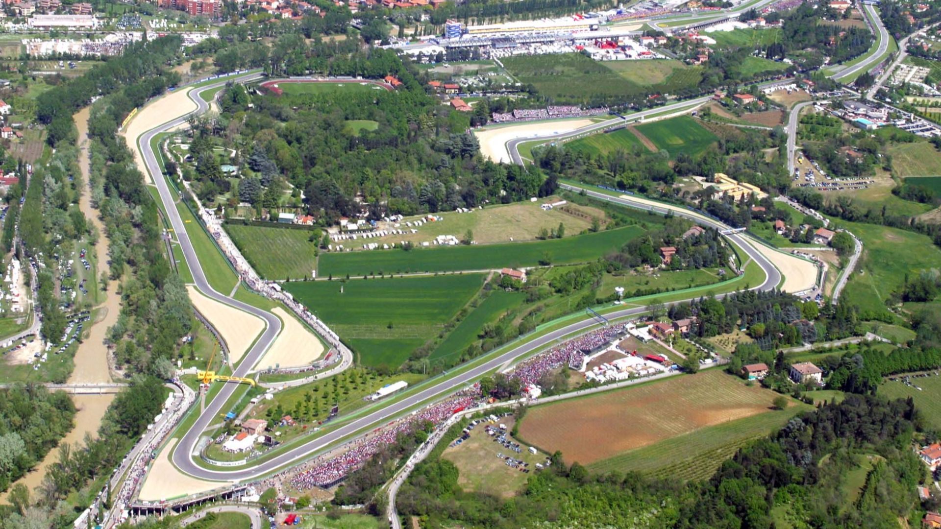 File:Autodromo aerea poster.jpg