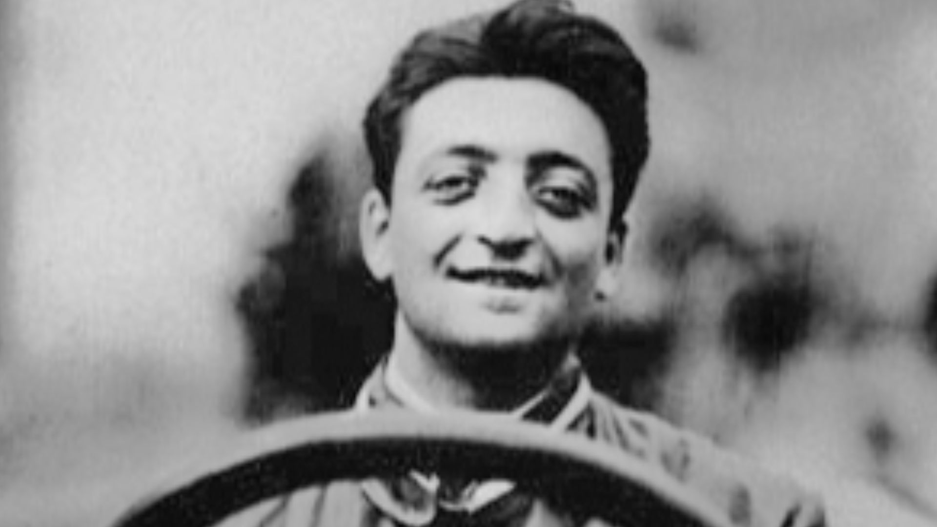 File:Enzo Ferrari - Wheel of a racing car.jpg