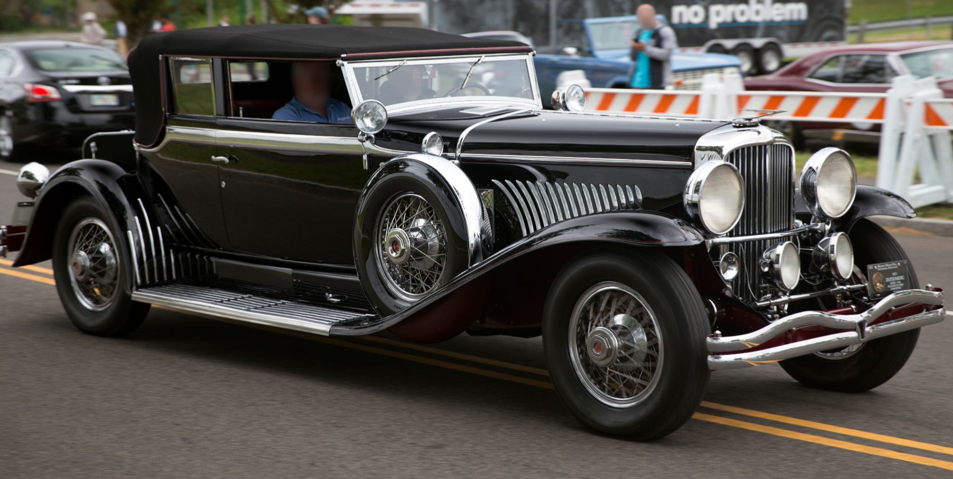 File:1931 Duesenberg Model J 5-passenger Victoria Convertible by Rollston, front right.jpg