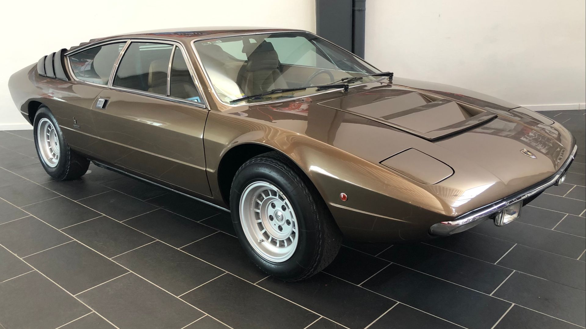 File:Brown Lamborghini Urraco.jpg