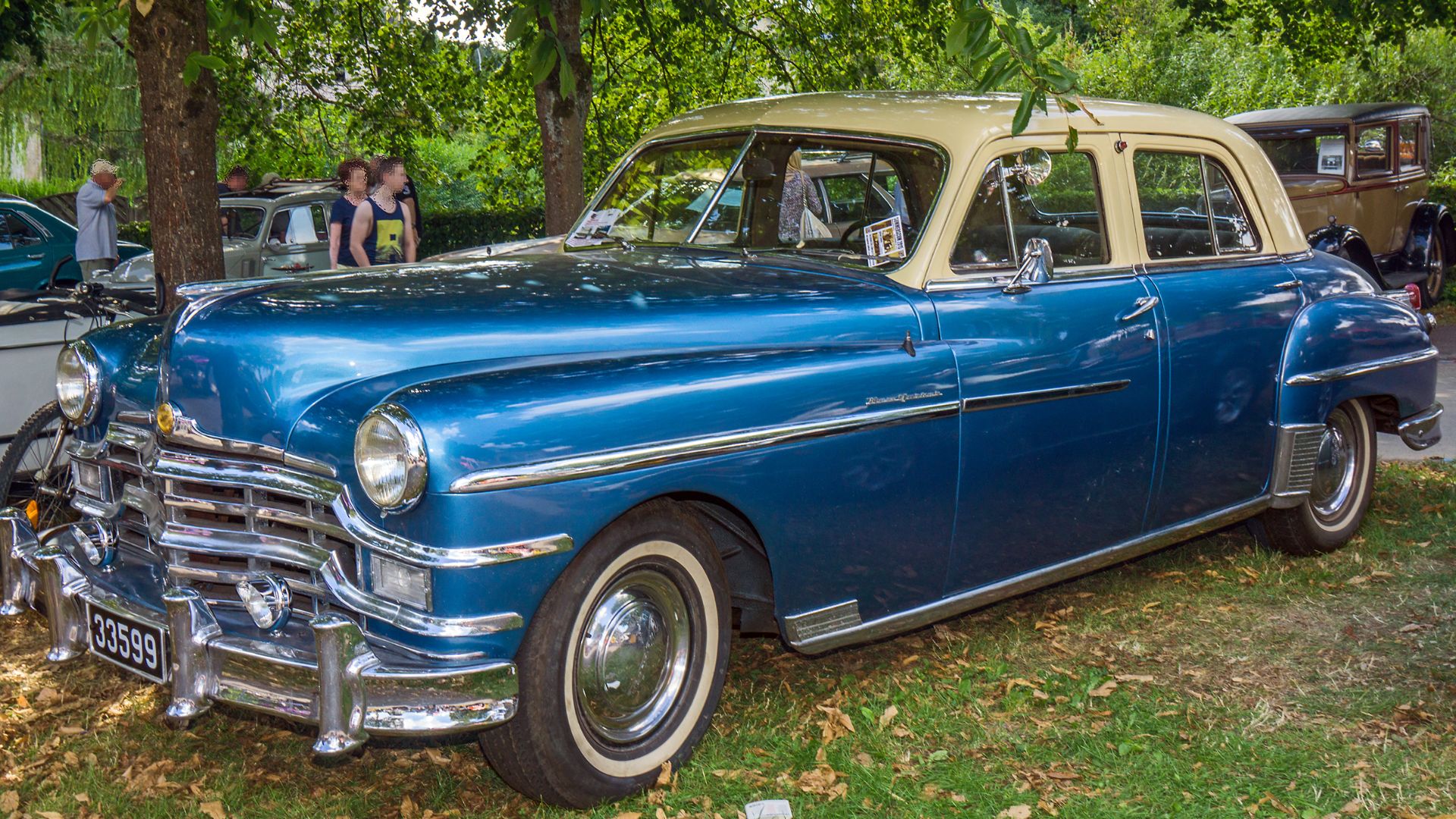 File:Chrysler New Yorker - Vintage Cars & Bikes Steinfort.jpg