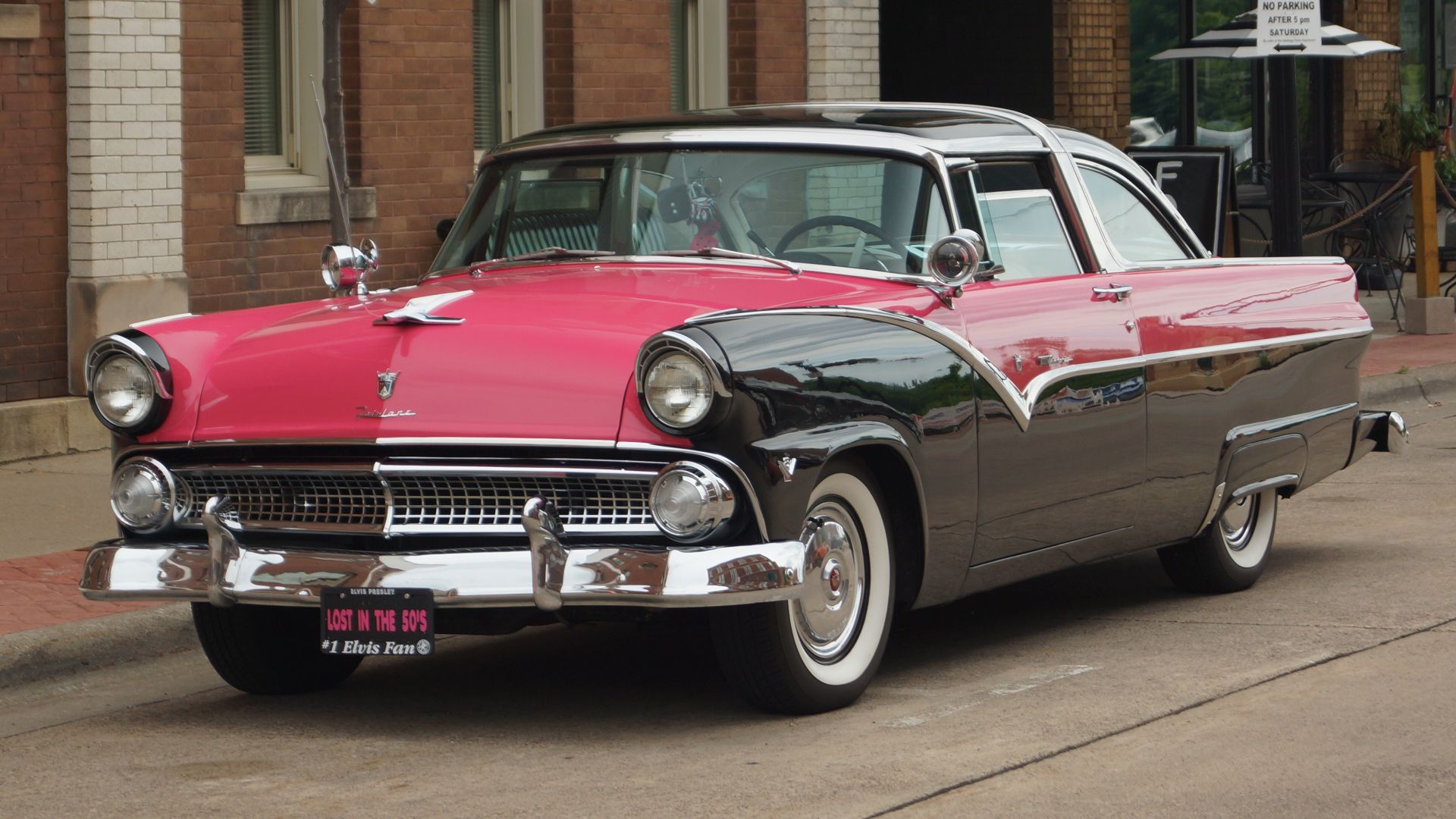 File:1955 Ford Fairlane Crown Victoria Skyliner; Hastings, MN (42415229574).jpg