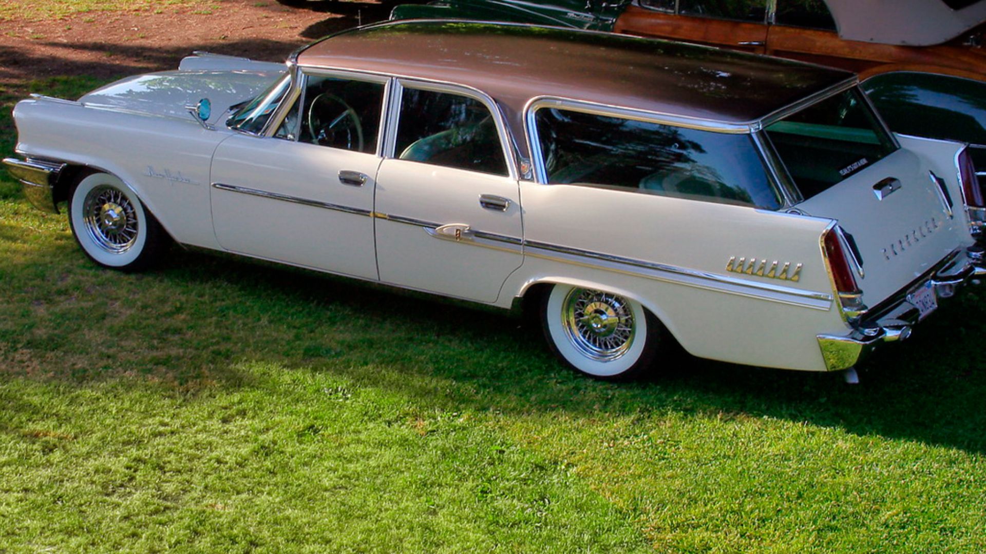 File:1958 Chrysler New Yorker Town & Country.jpg