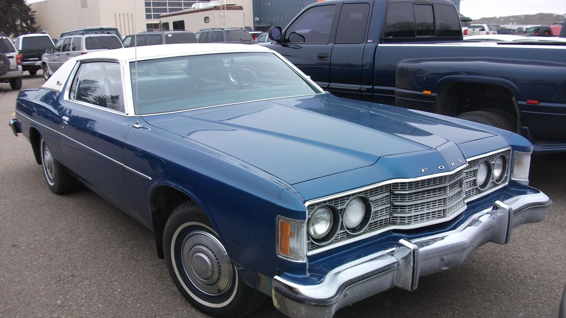File:1974FordGalaxie500.jpg