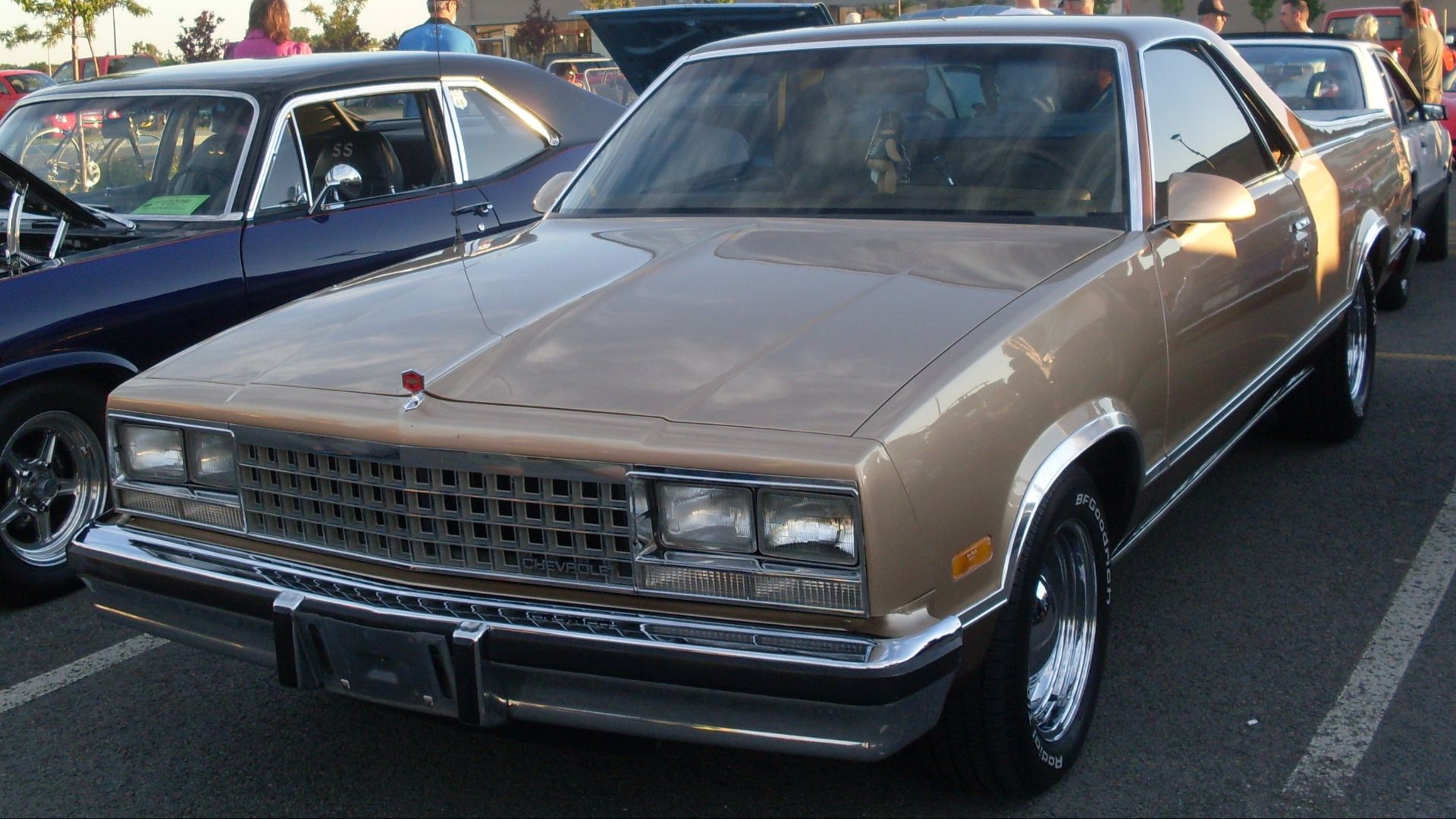 File:Chevrolet El Camino 1982-1987 (Les chauds vendredis '13).jpg