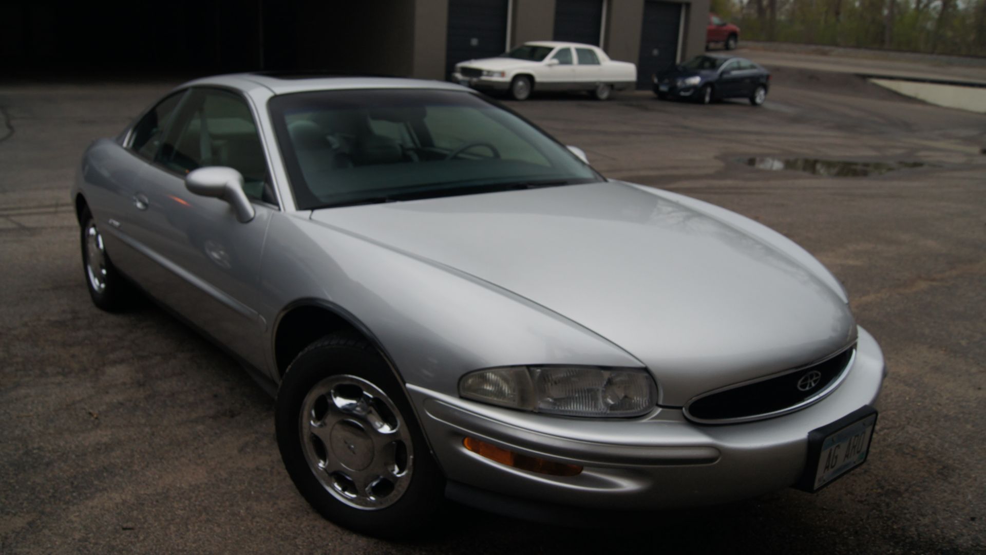 File:1999 Buick Riviera (17065141717).jpg