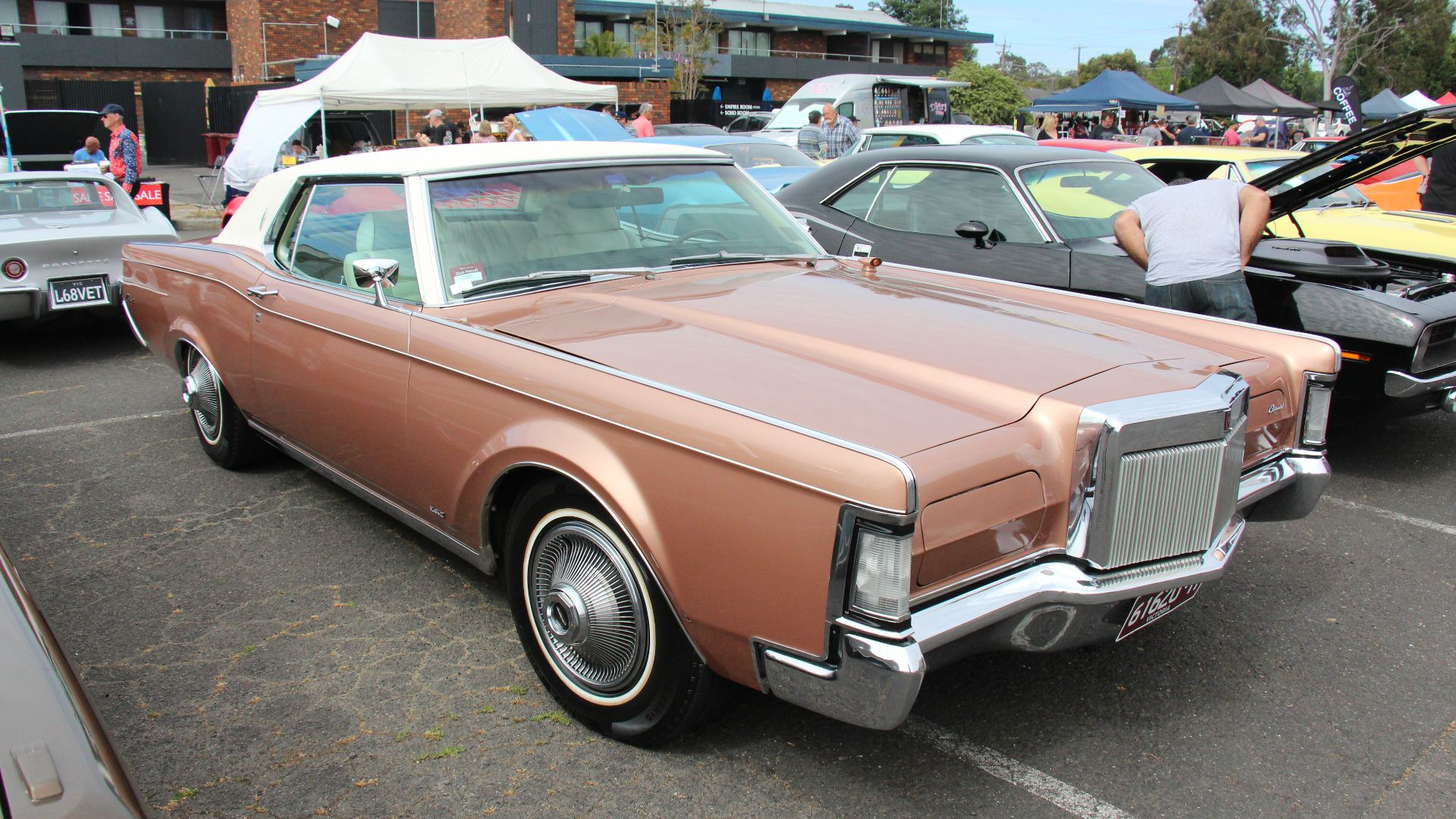 File:1969 Lincoln Continental Mark III Coupe (31074355901).jpg