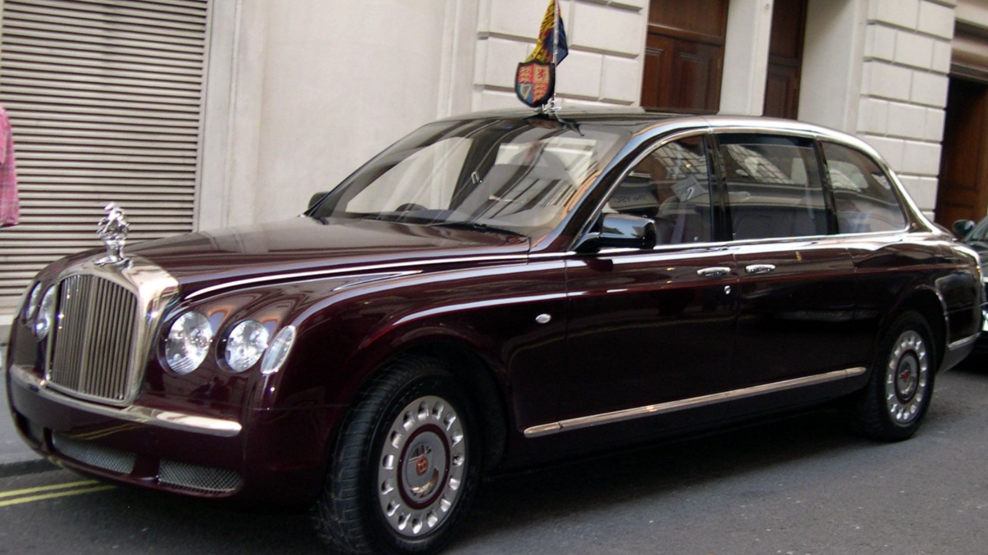 File:2002 Bentley State Limousine 2.jpg