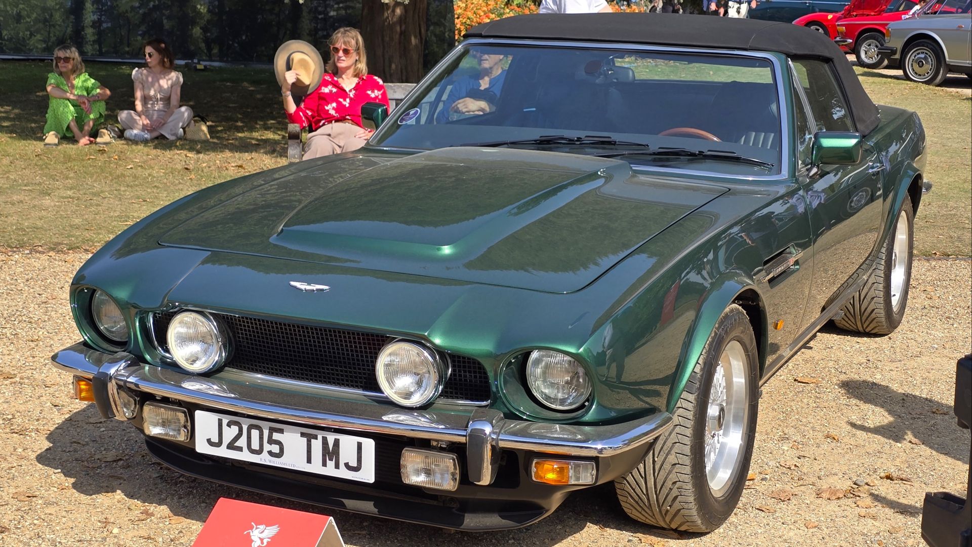 File:1989 Aston Martin V8 Vantage POW HCC24.jpg