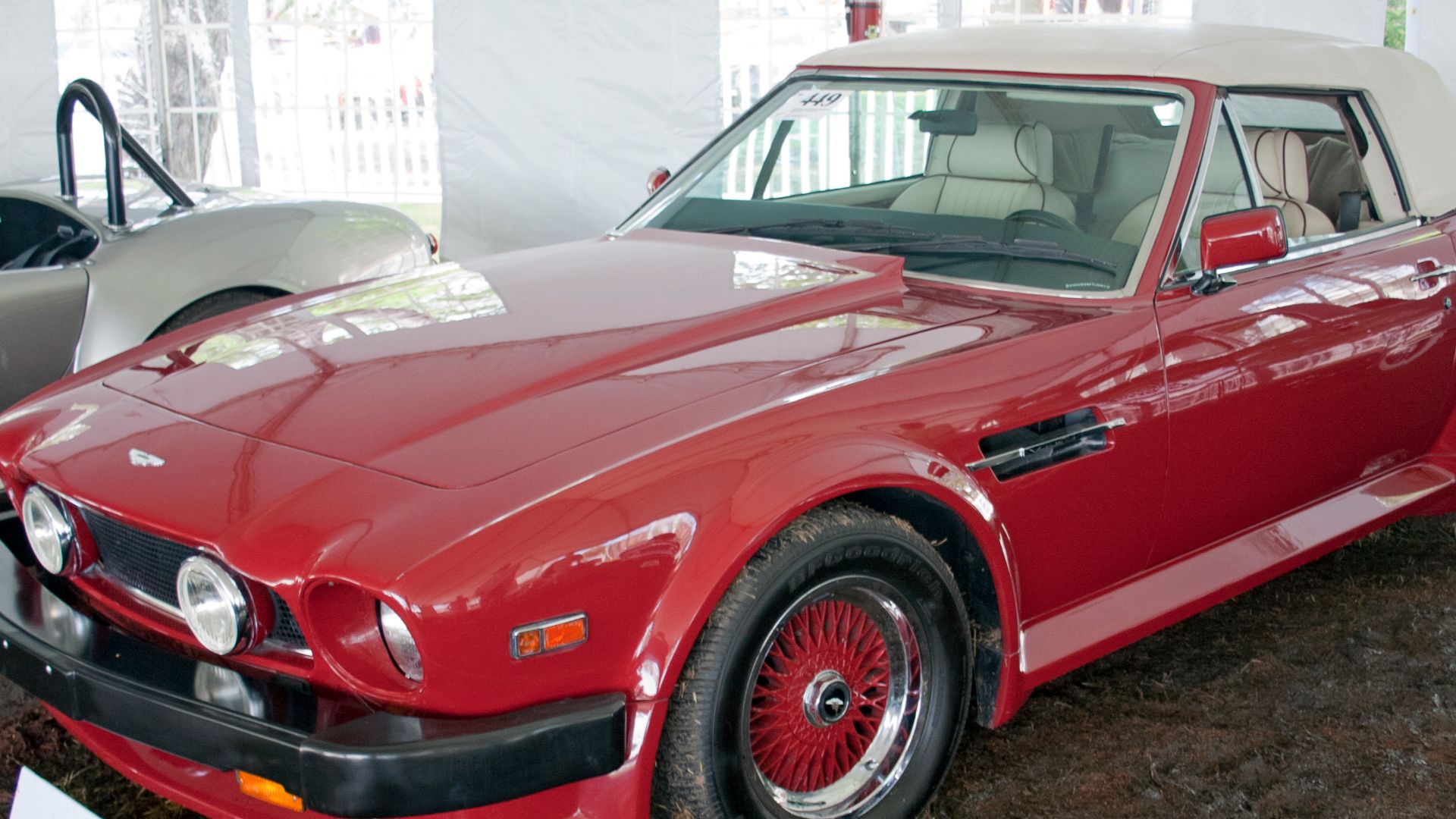 File:1989 Aston Martin V8 Vantage Volante US-spec.jpg