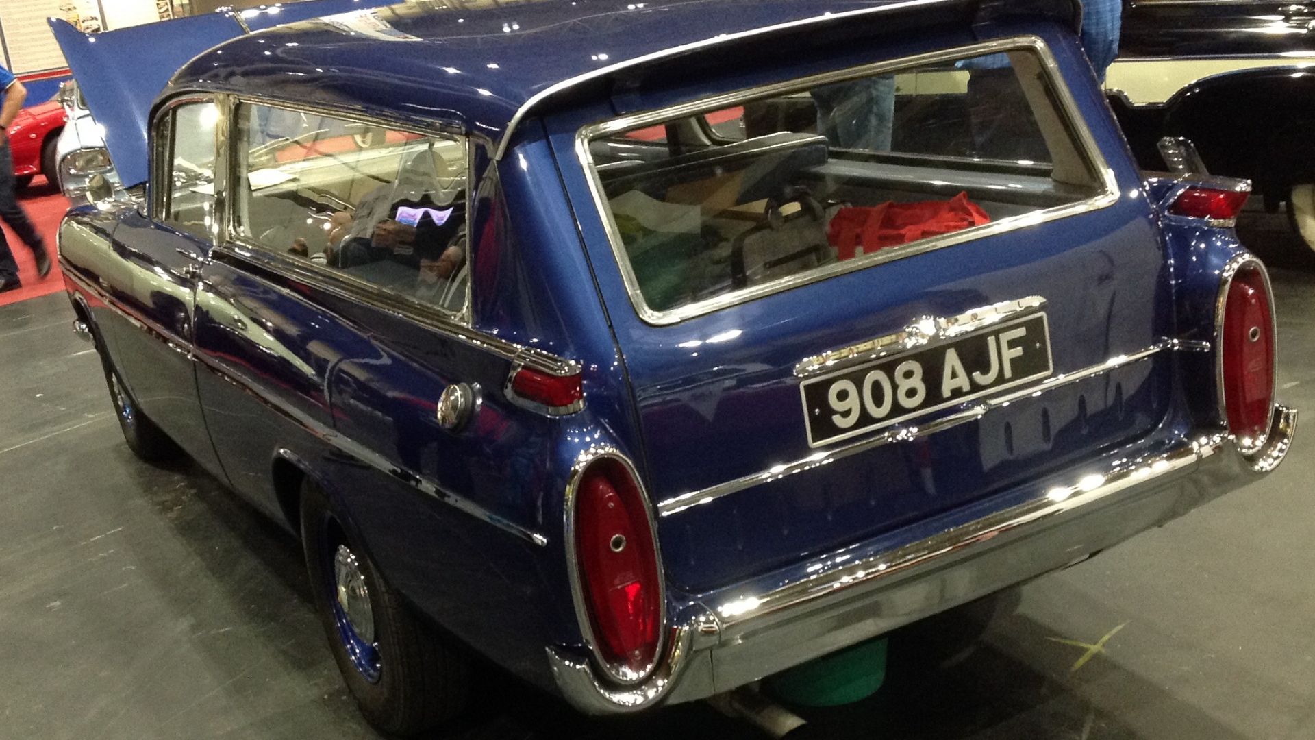 File:Vauxhall Velox Friary 2-door (1961) (49047731557).jpg