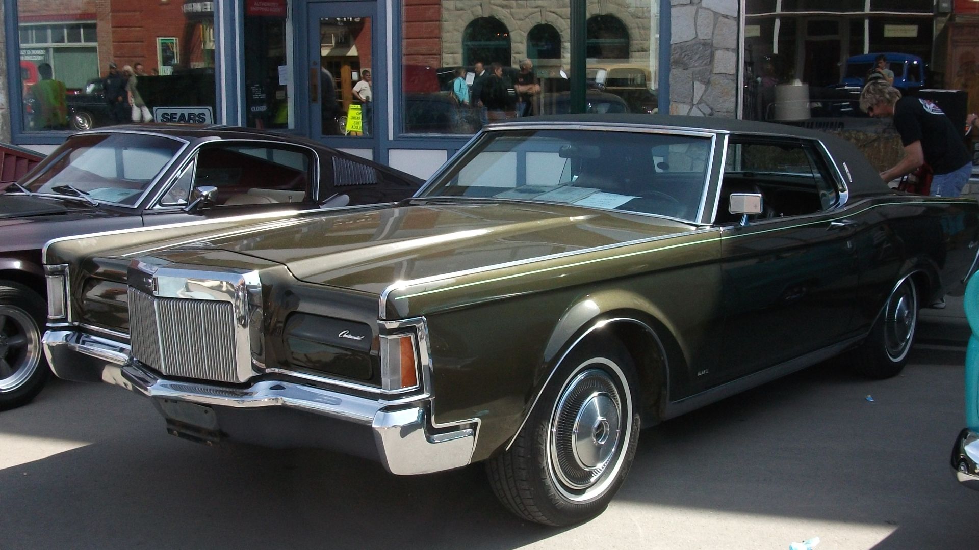 File:Lincoln Continental Mk III (4564713480).jpg
