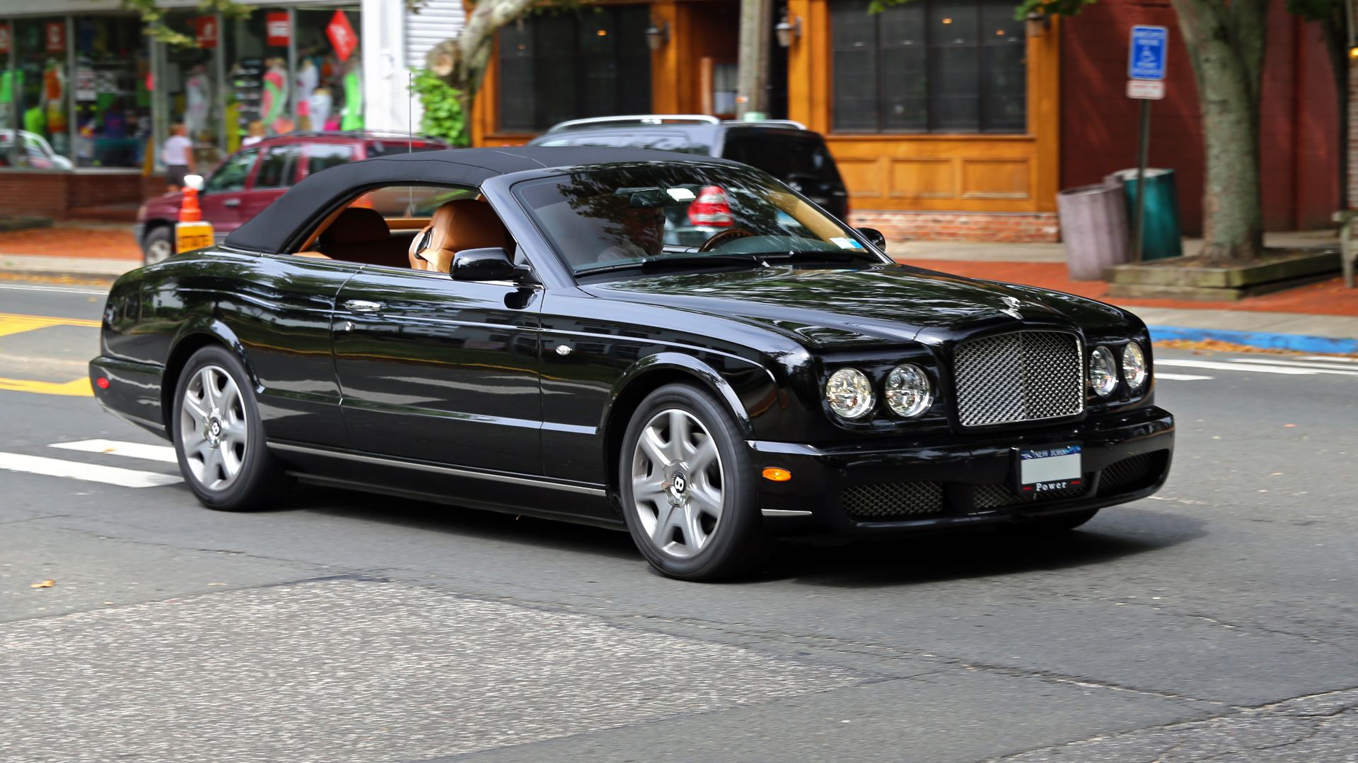 File:Bentley Azure, Amagansett (10005087005).jpg