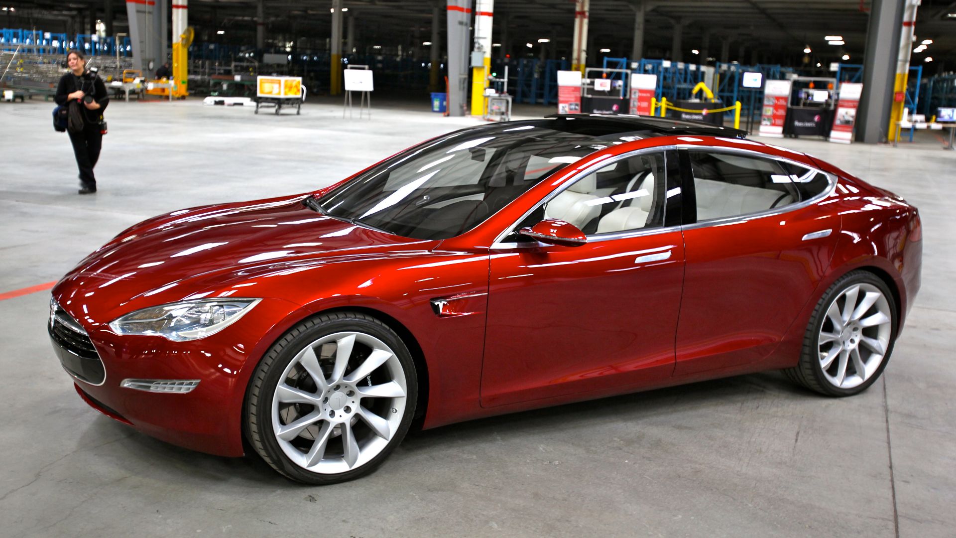 File:Tesla Model S Indoors.jpg