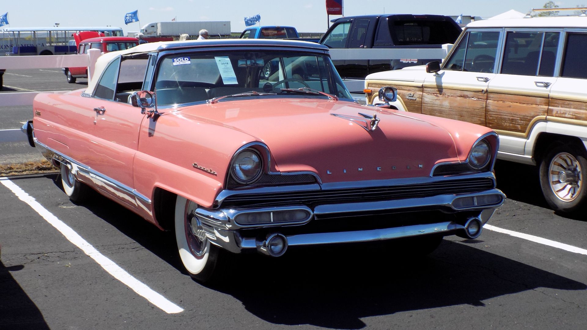 File:1956 Lincoln Premiere Convertible (34785823275).jpg