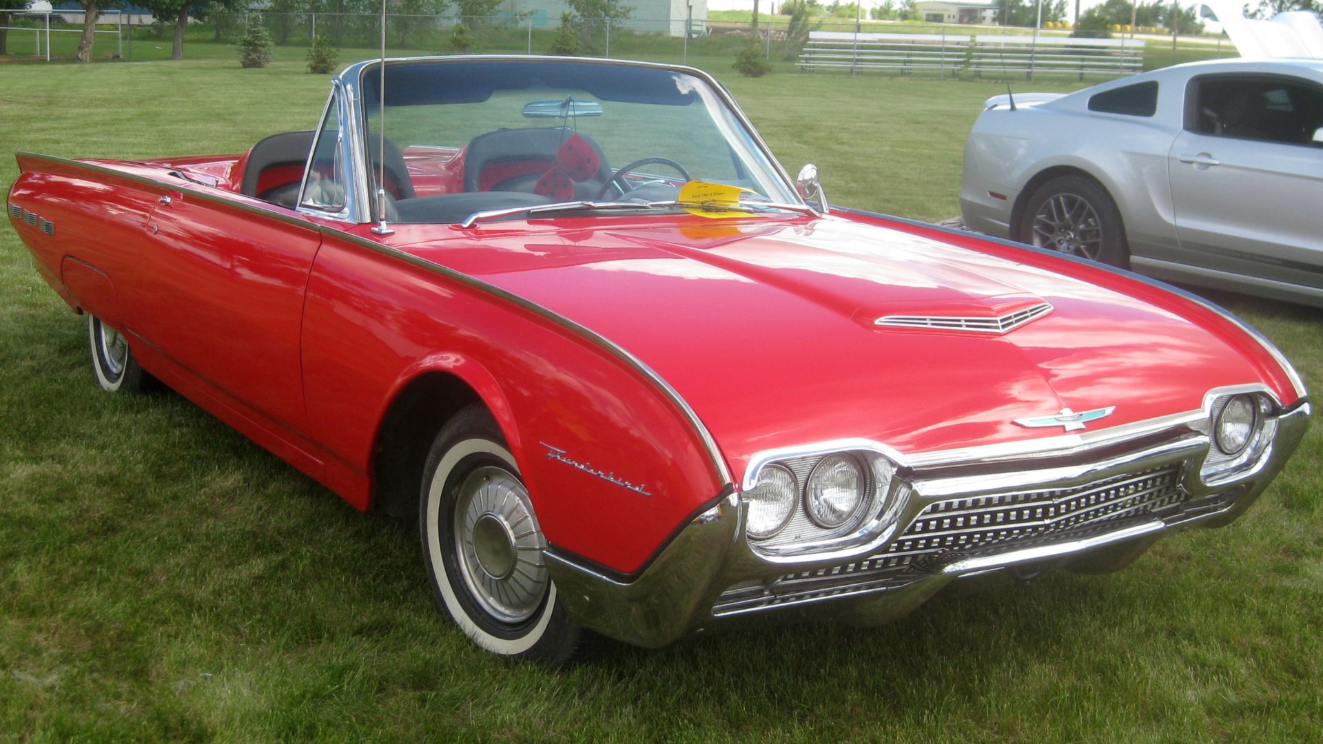 File:1962 Ford Thunderbird (14348366760) (cropped).jpg