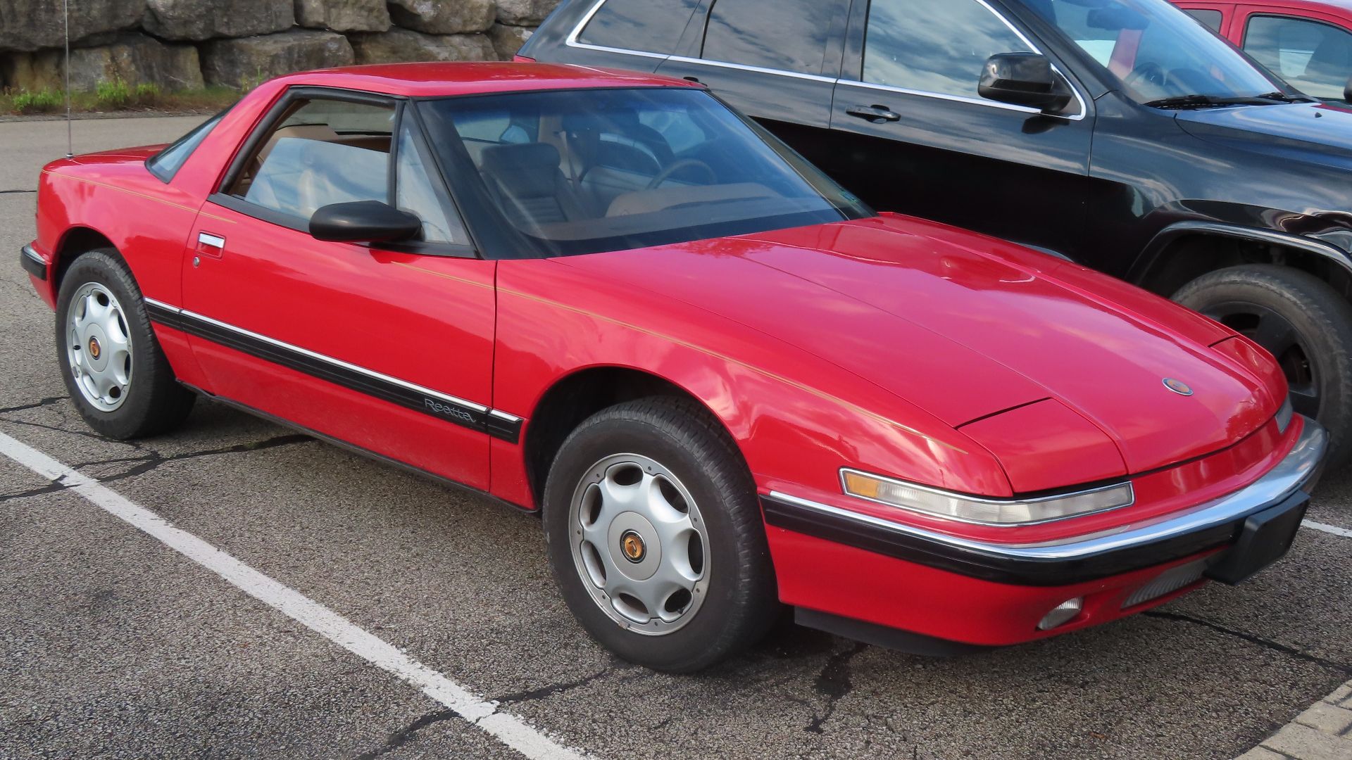 File:1991 Buick Reatta coupe front view.jpg