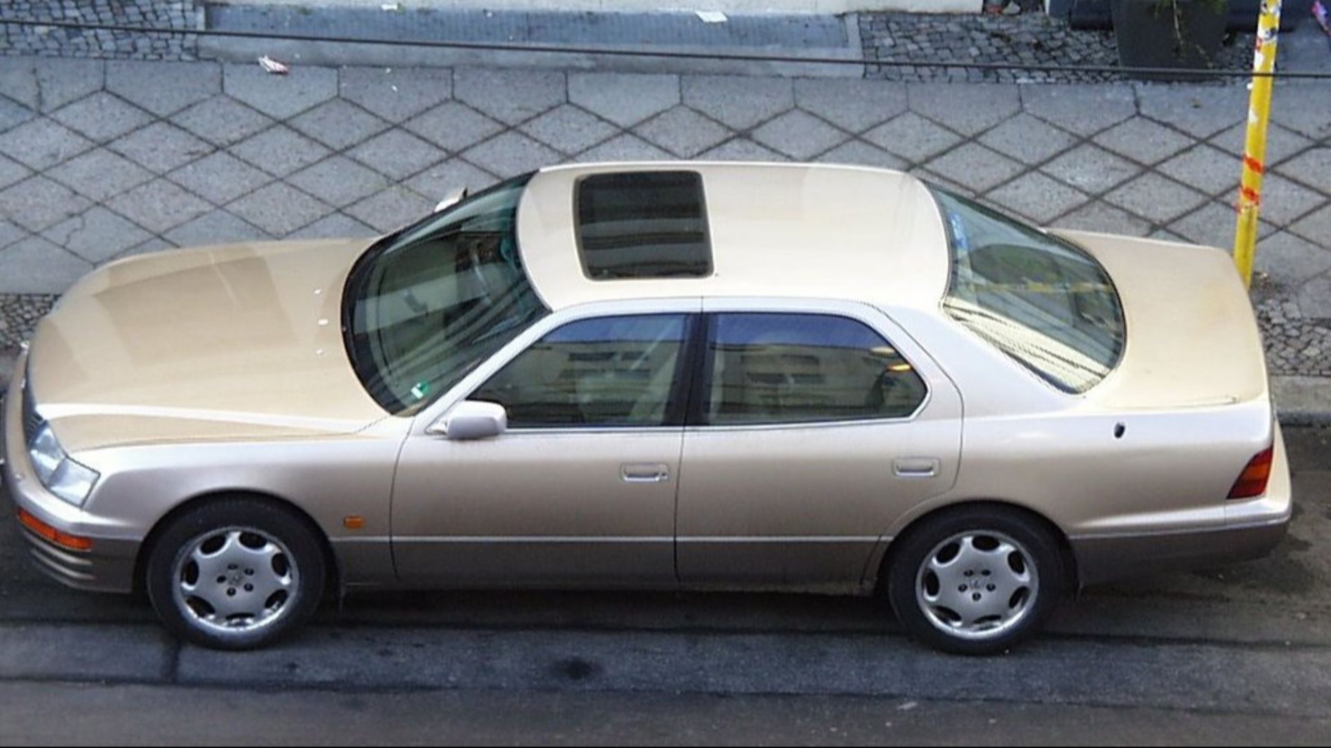File:Lexus LS400 UCF20 beige.jpeg