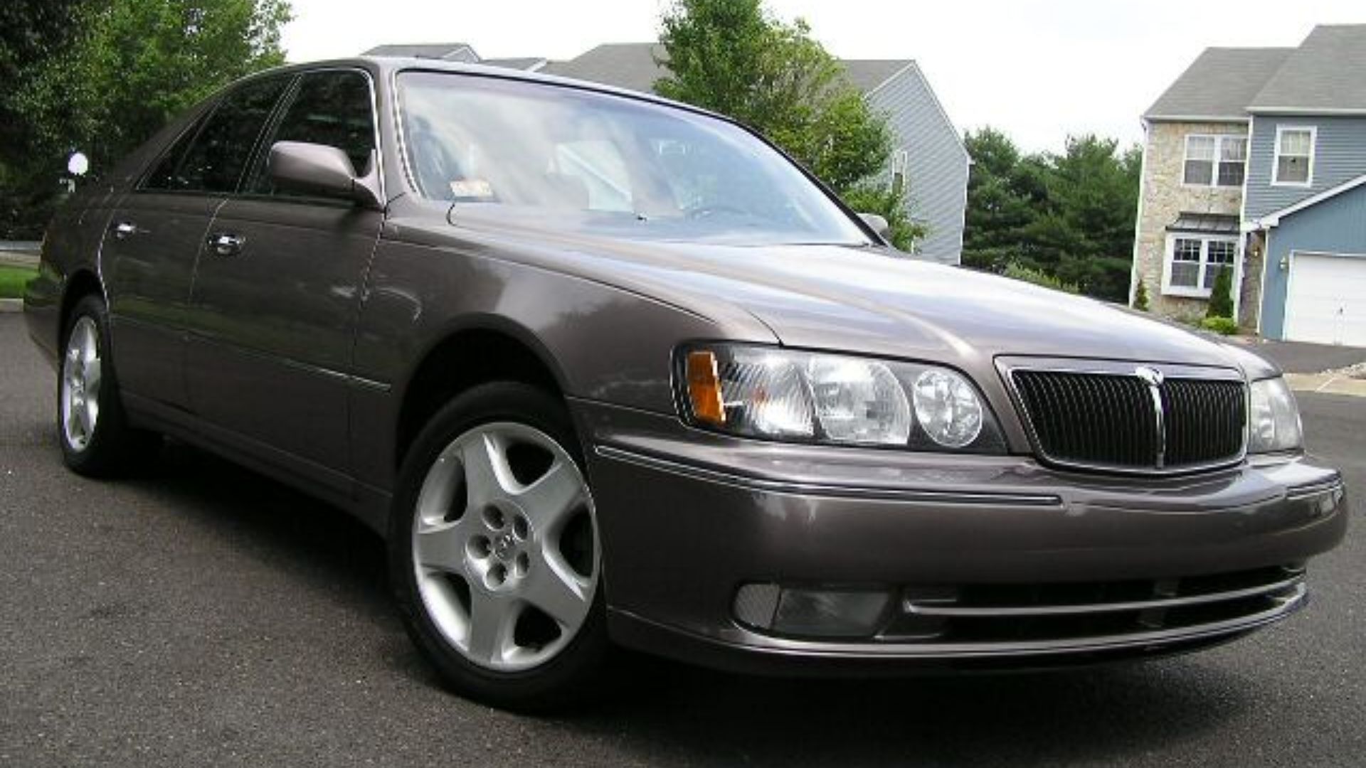 File:Q45t front.jpg
