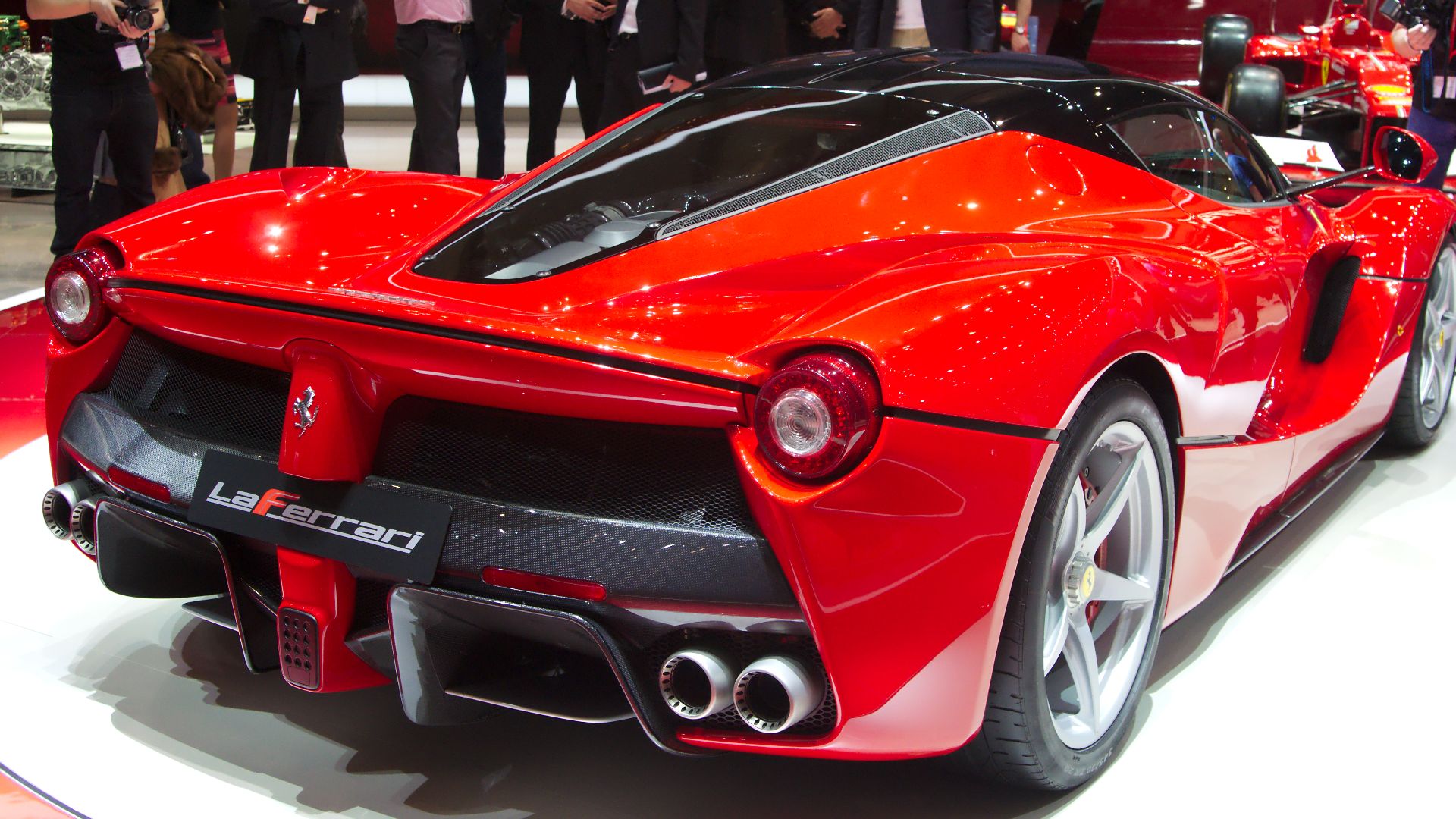 File:Geneva MotorShow 2013 - Ferrari LaFerrari rear left view.jpg