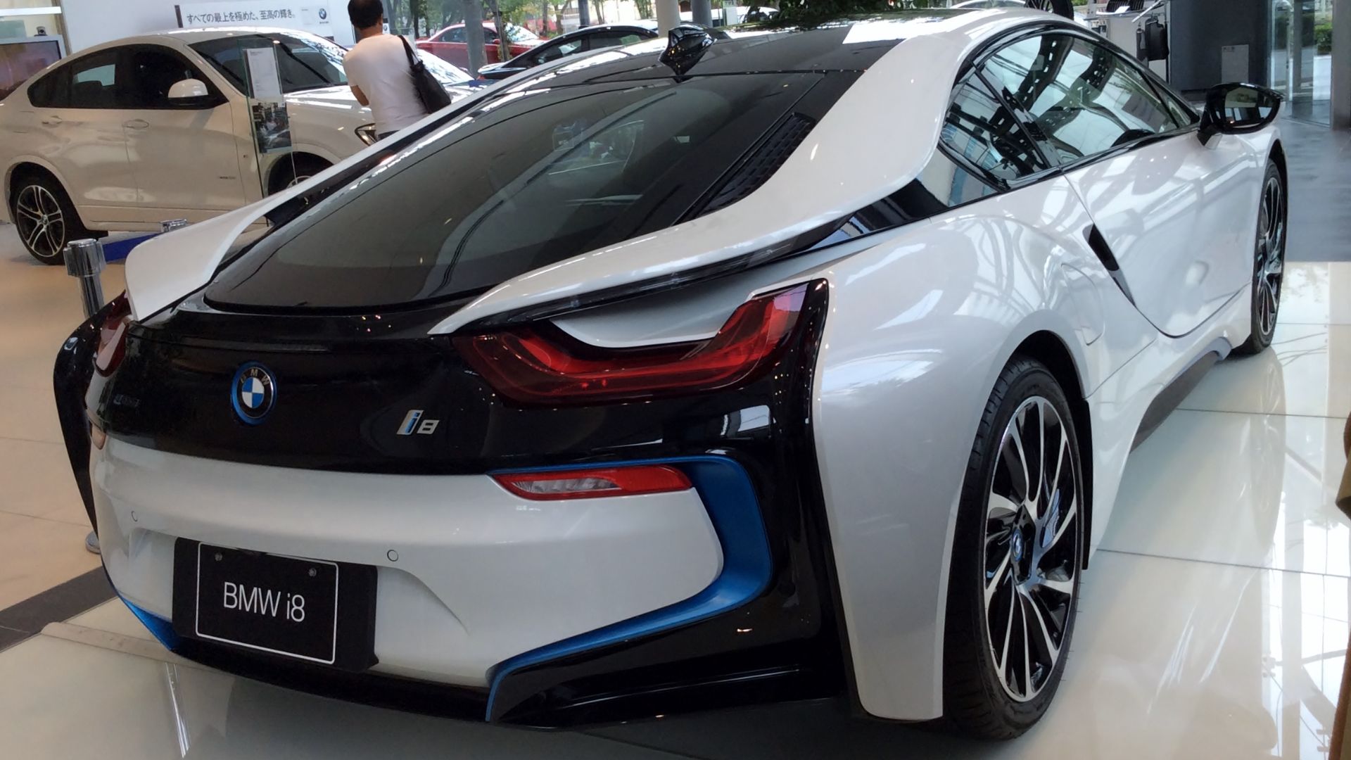 File:The rearview of BMW i8.JPG
