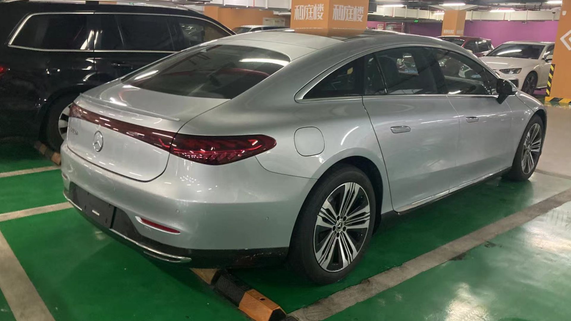 File:Mercedes-Benz EQS rear view in China.jpg