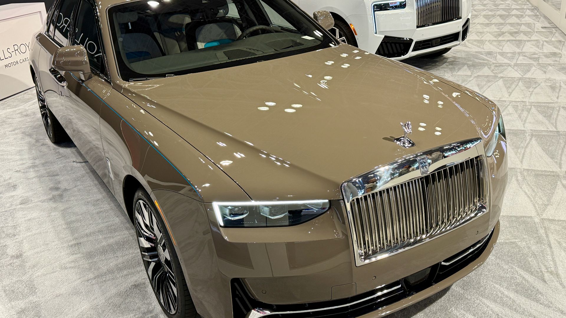 File:2025 Rolls-Royce Ghost.jpg