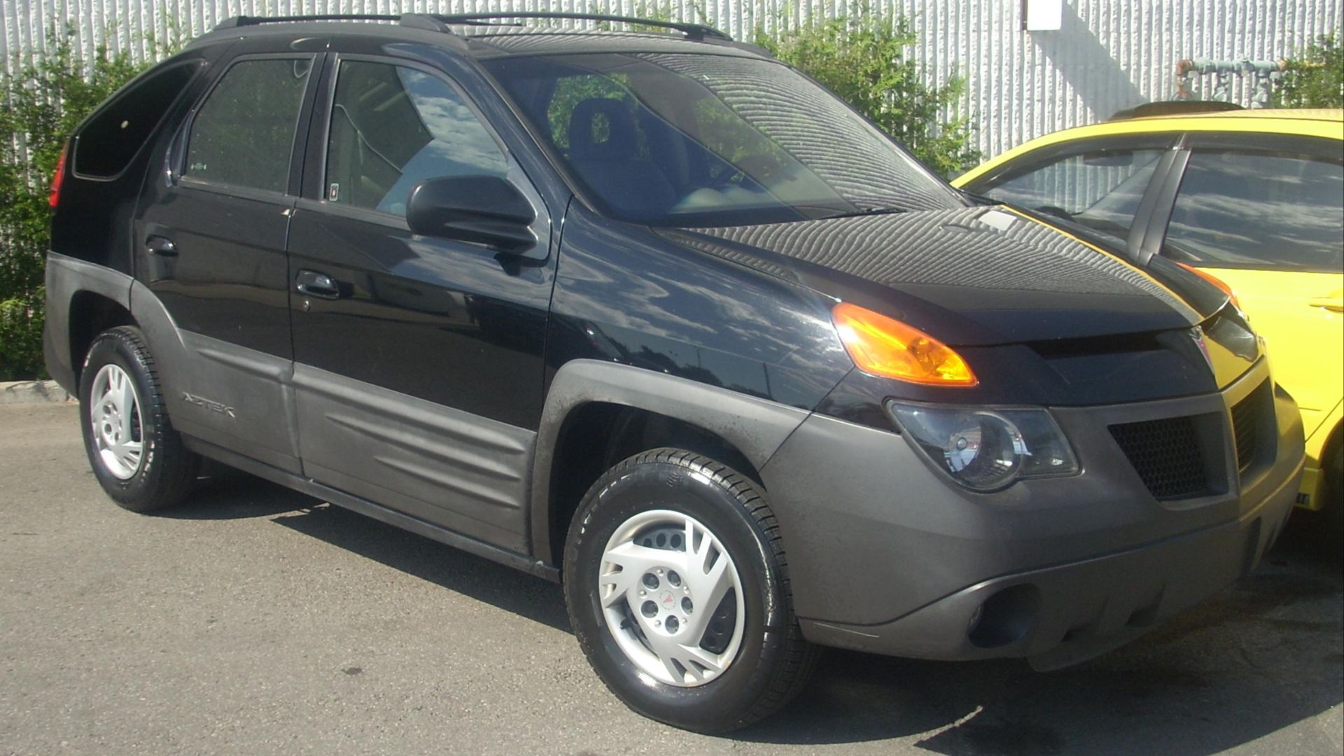 File:'01 Pontiac Aztek .JPG