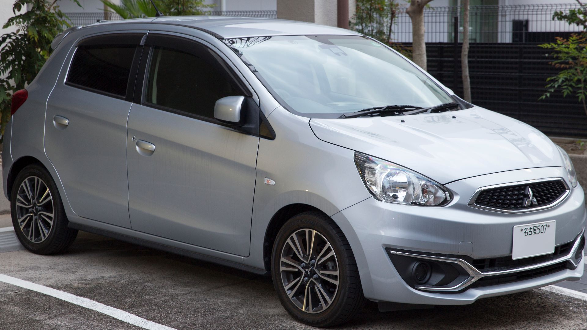 File:2016-2020 Mitsubishi Mirage M in Cool Silver Metallic, front right.jpg
