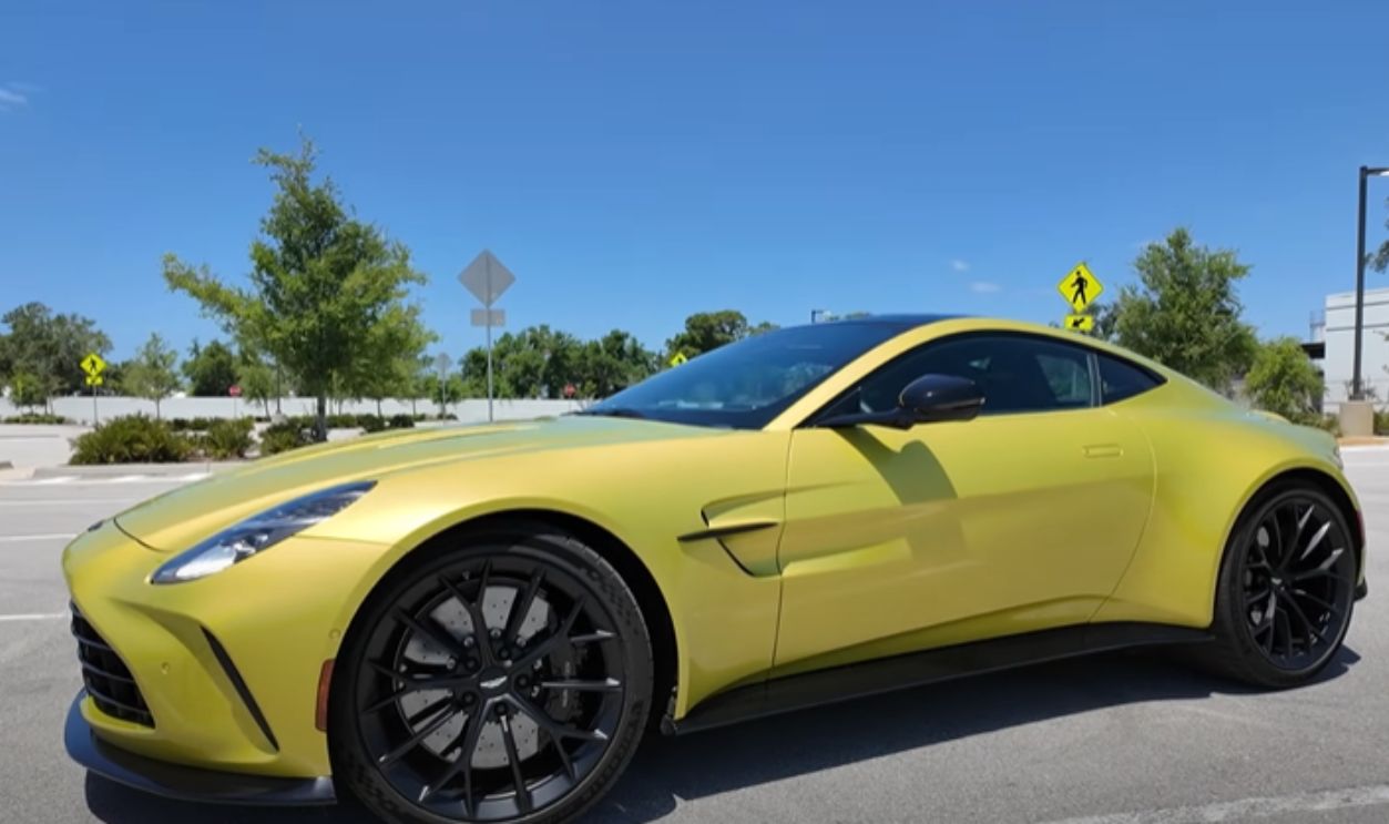 2025 Aston Martin Vantage