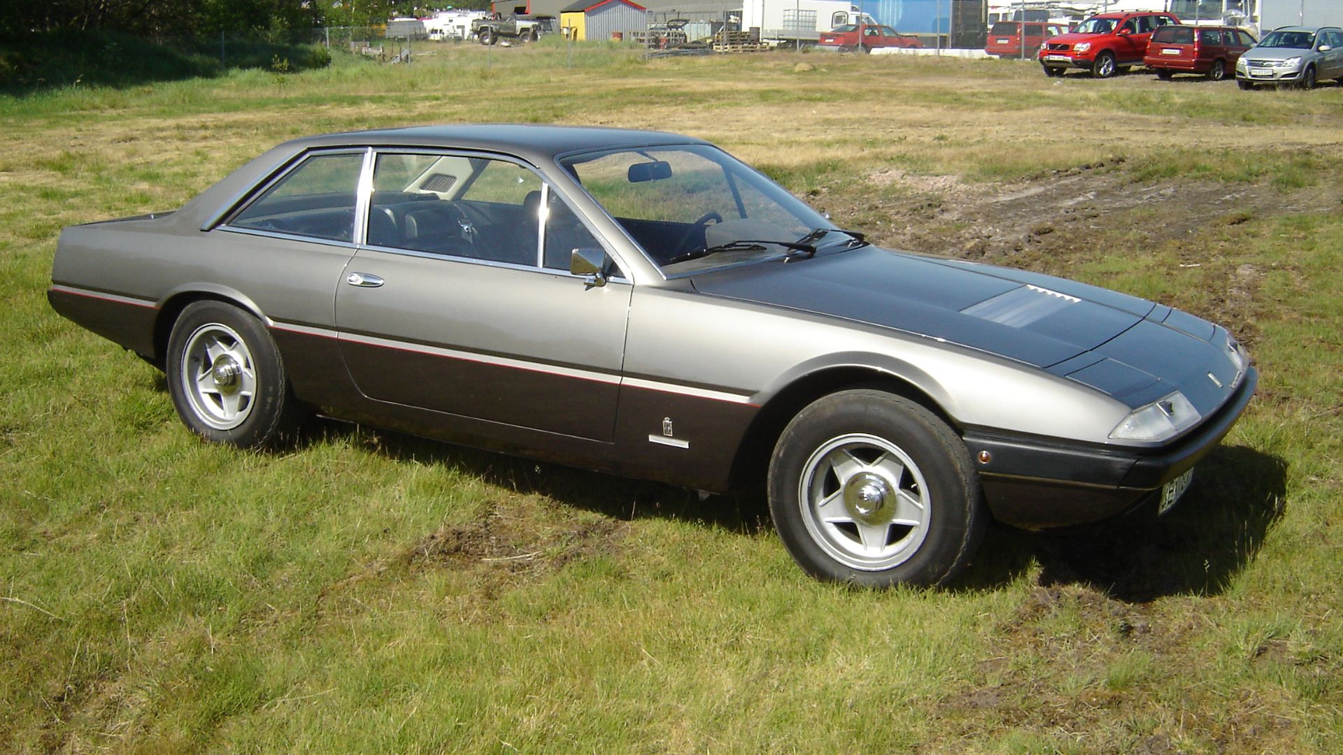 File:Ferrari 365 GT4 2+2 (2565525915).jpg