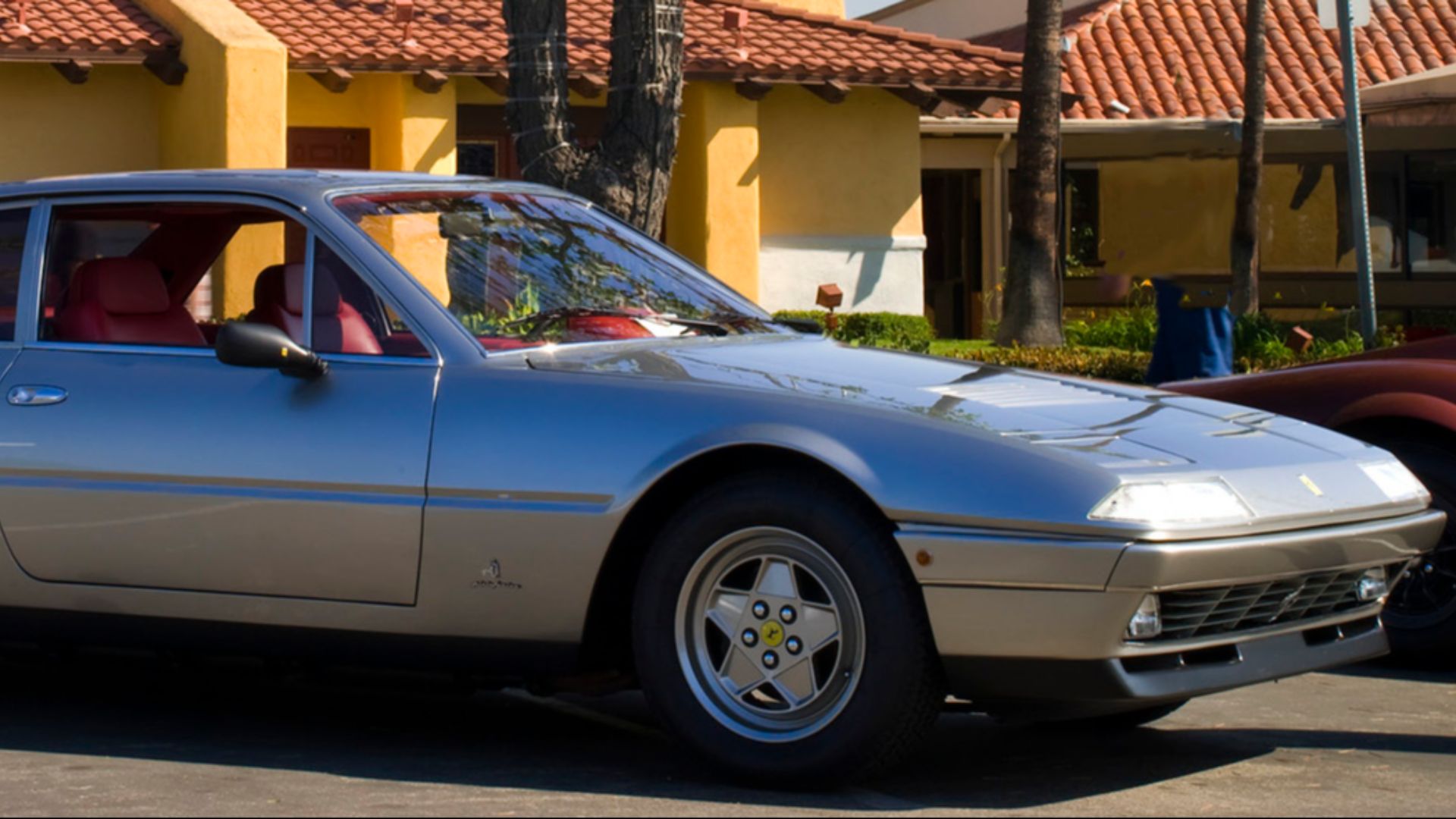 File:1988 Ferrari 412 front.jpg