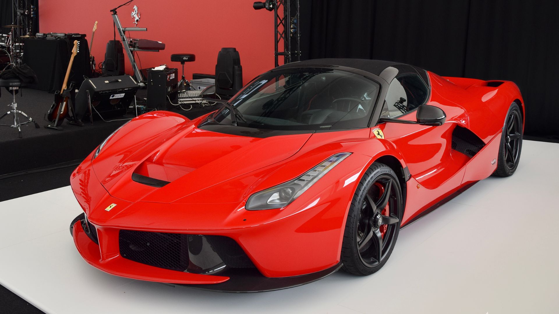 File:Ferrari LaFerrari Aperta (29989480538).jpg