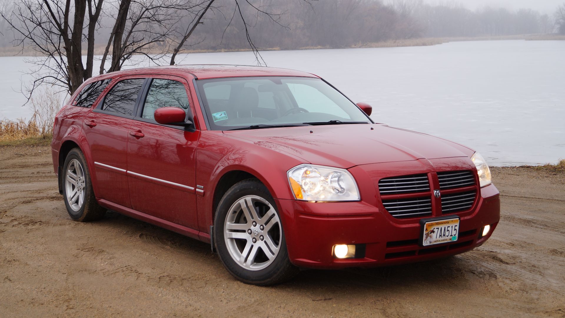 File:2005 Dodge Magnum RT (23251369723).jpg