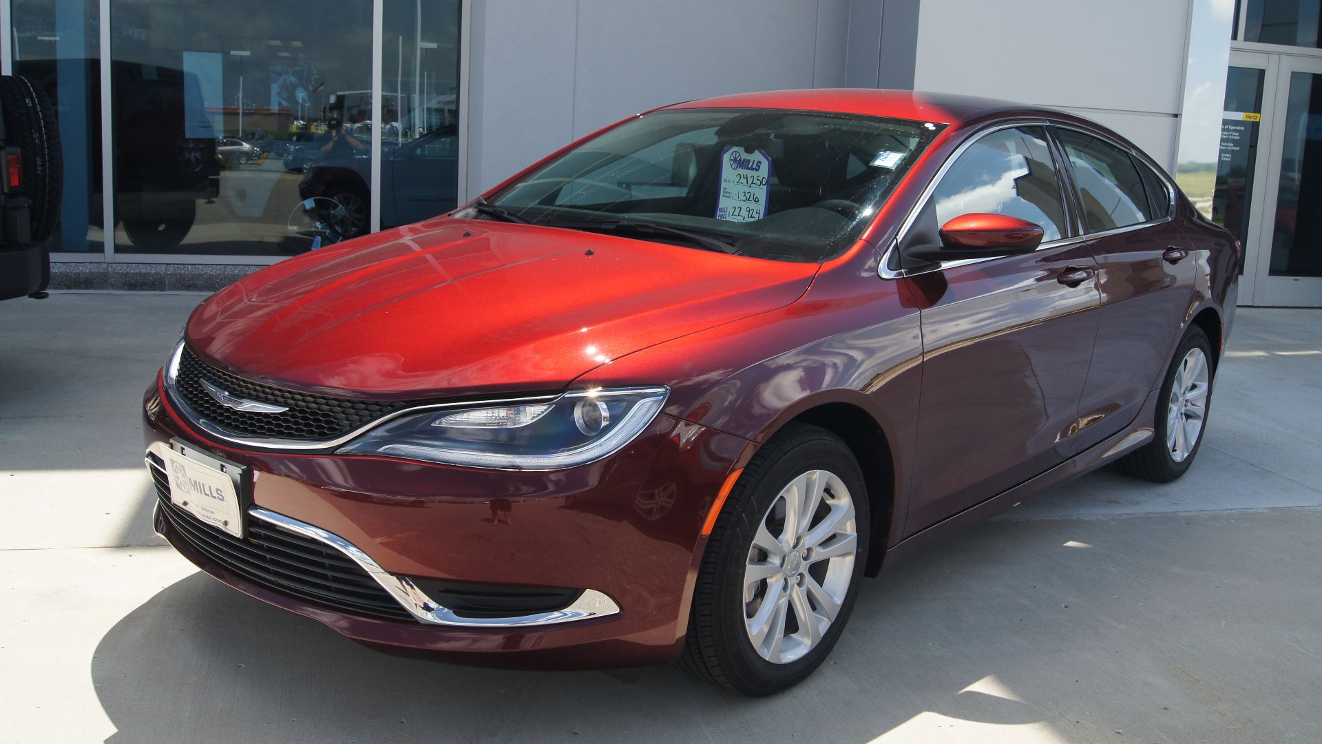 File:2015 Chrysler 200 Limited.jpg