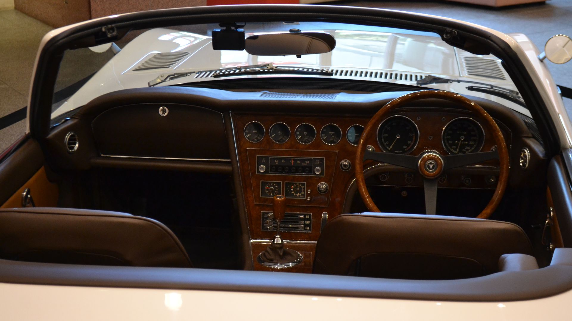 File:Toyota MF10 2000GT Roadster (22022009543).jpg