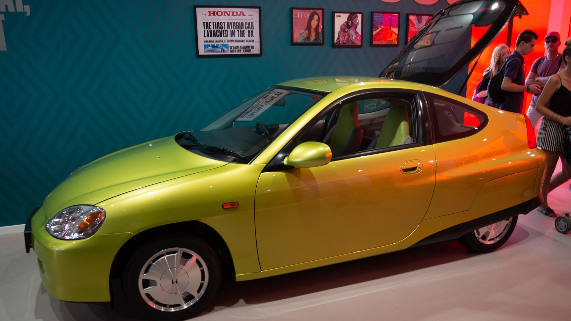File:1999 Honda Insight is the first hybrid car launched in the UK.jpg