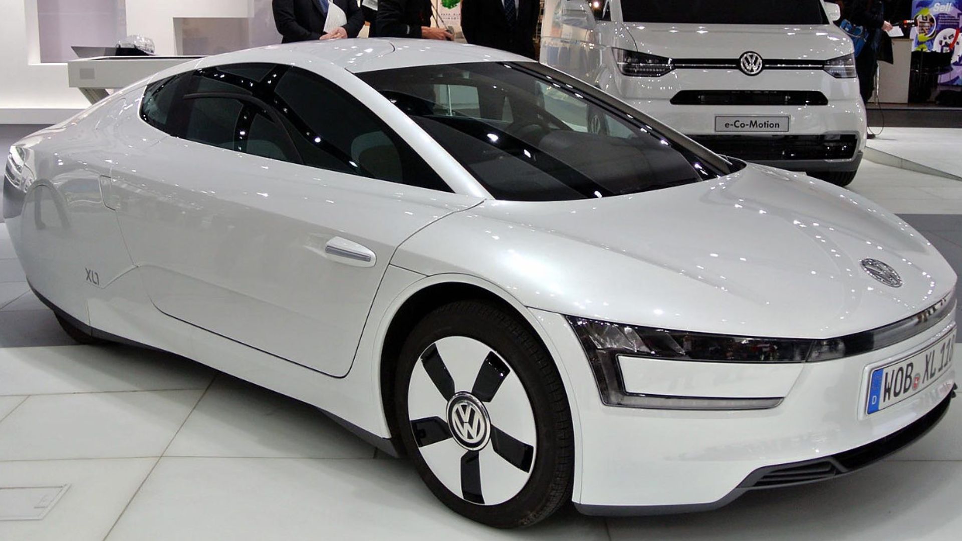 File:VW XL1 white at Hannover Messe (8714503380).jpg