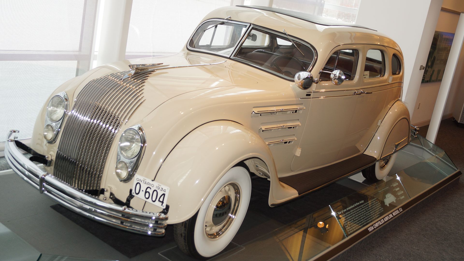 File:1934 Chrysler Airflow, Model CU (31739129256).jpg
