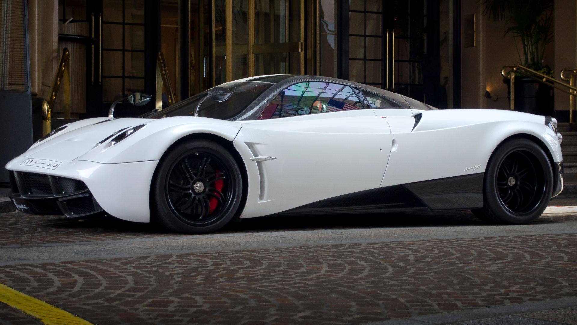 File:Pagani Huayra (8929981257).jpg