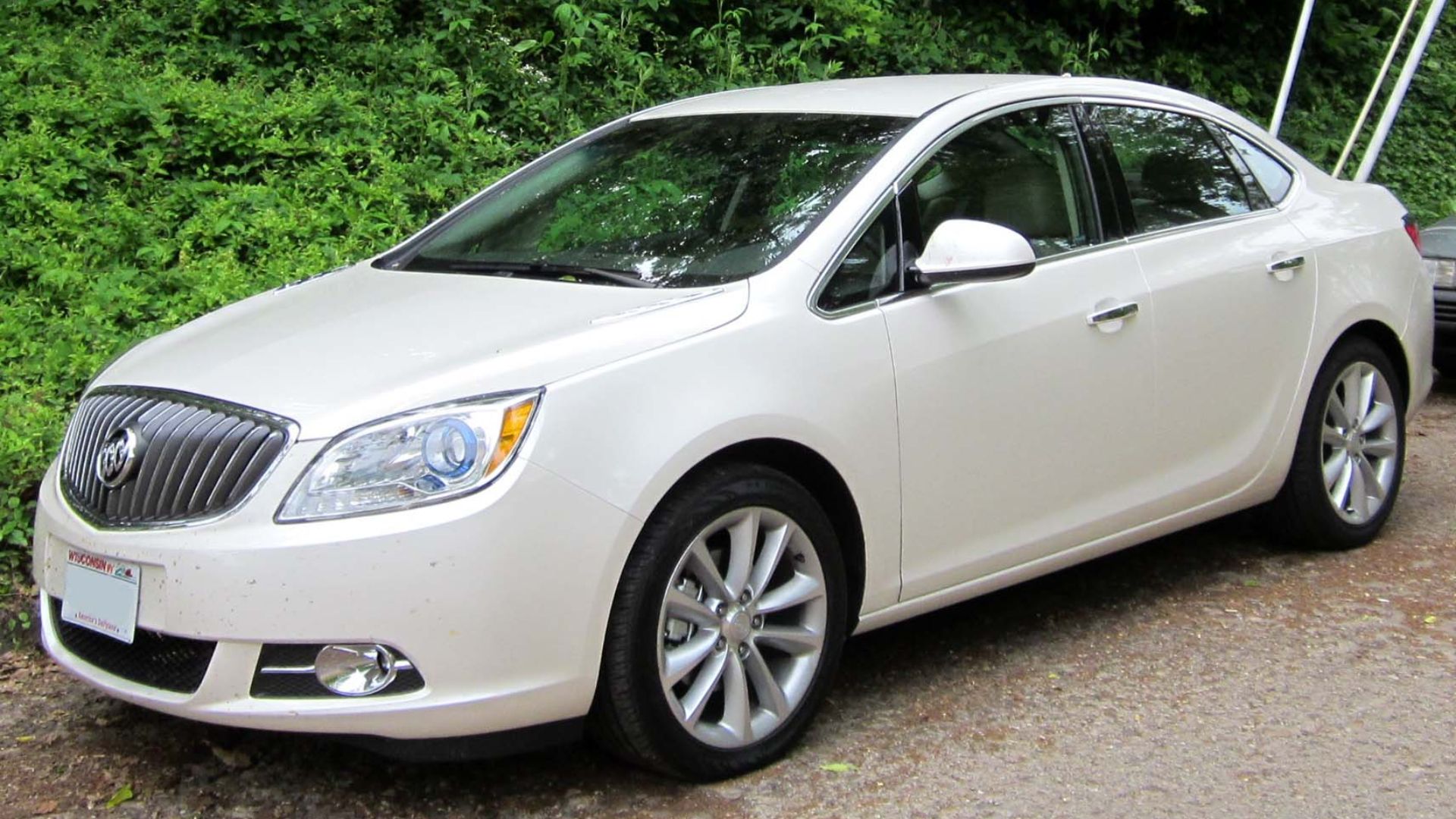 File:2012 Buick Verano -- 04-30-2012.JPG