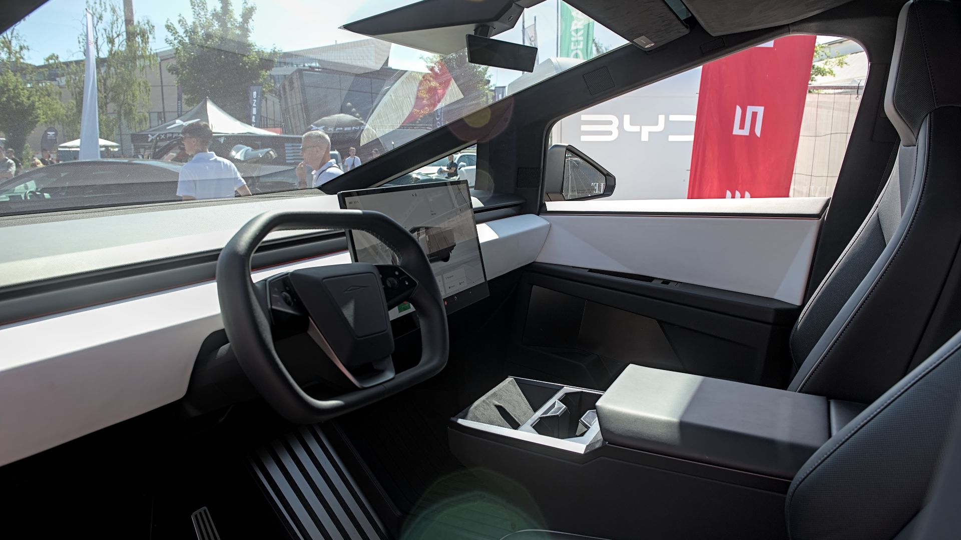 File:Tesla Cybertruck MYLE Festival 2025 DSC 9389.jpg