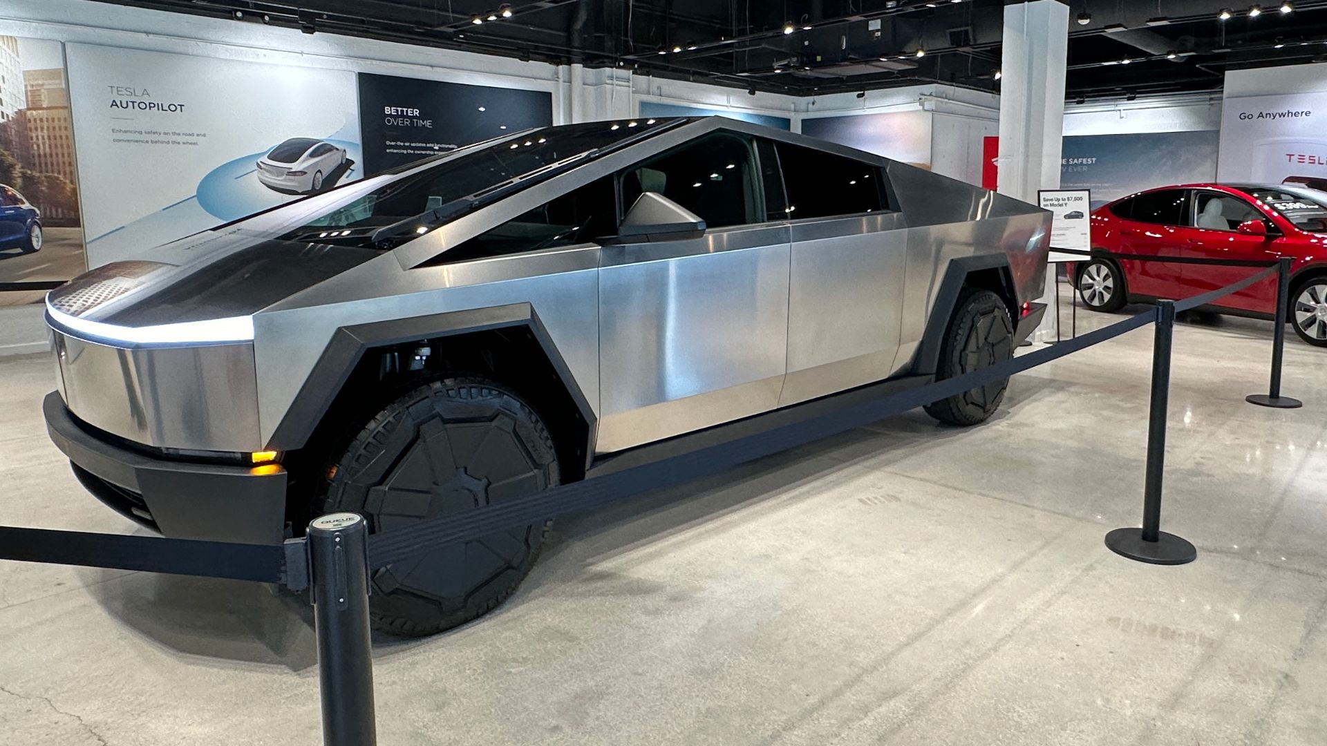 File:Tesla Showroom Miami Design District December 2023 - Tesla Cybertruck - 7.jpg