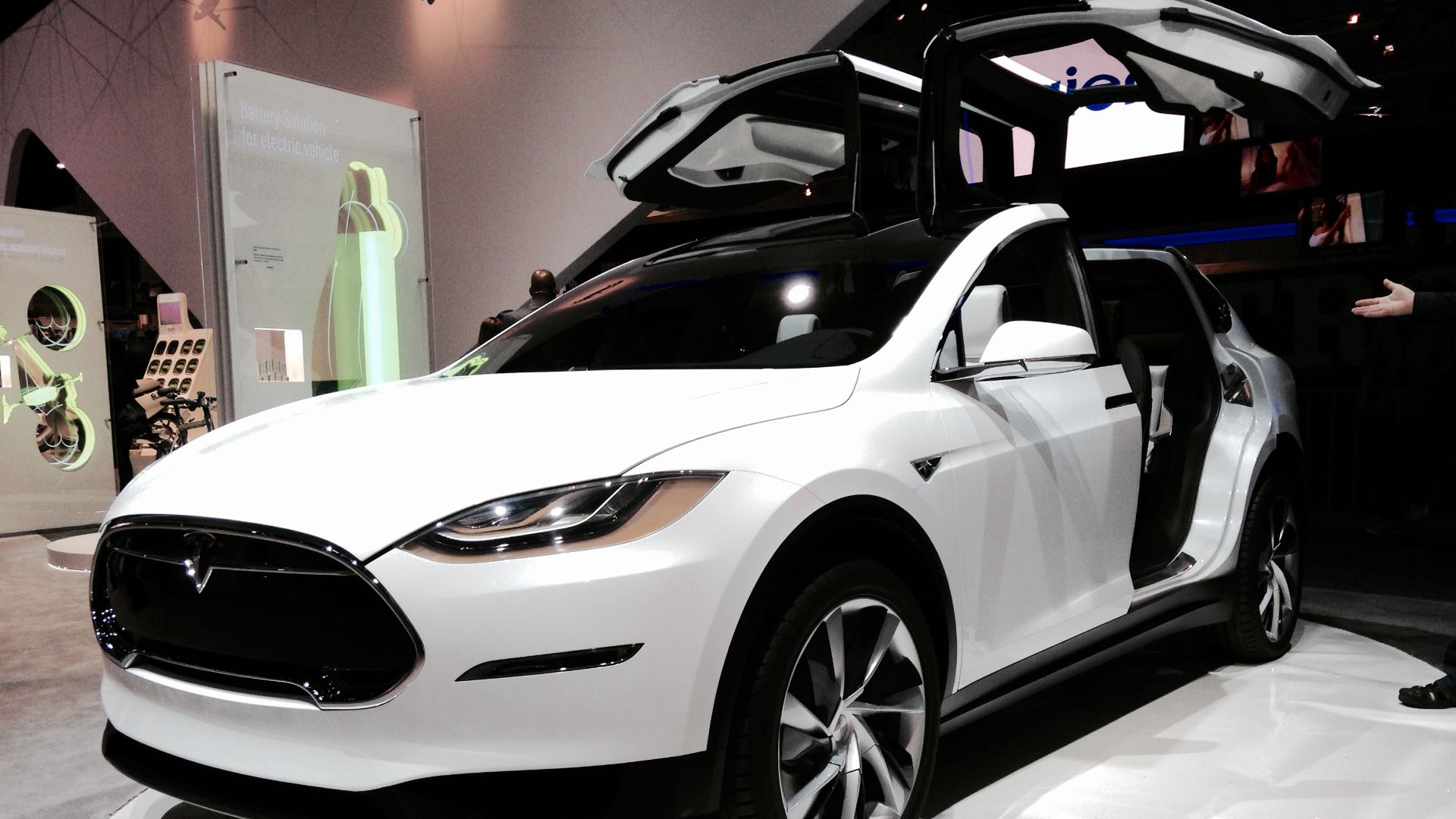 File:Tesla Model X front view (16042113157).jpg